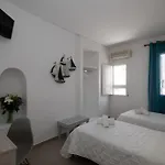 Anchor Yalos Apartmán *