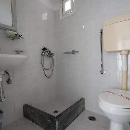 Apartment Anchor Yalos
