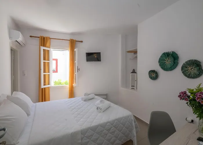 Anchor Yalos Mykonos Town