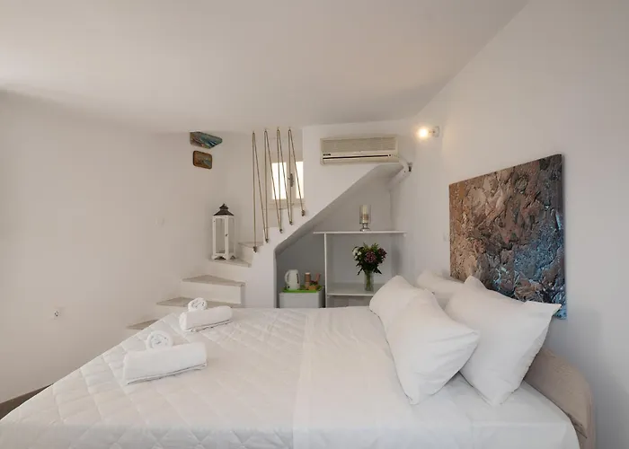 Anchor Yalos Mykonos Town