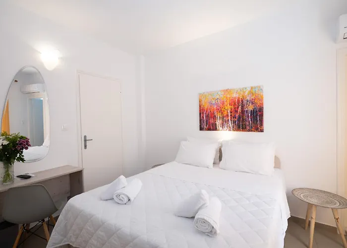 Anchor Yalos Daire Mykonos Town